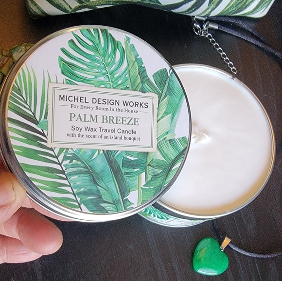 NWOT* Bath and Body Works Makeup bag, Michael Design soy candle. - Picture 5 of 9